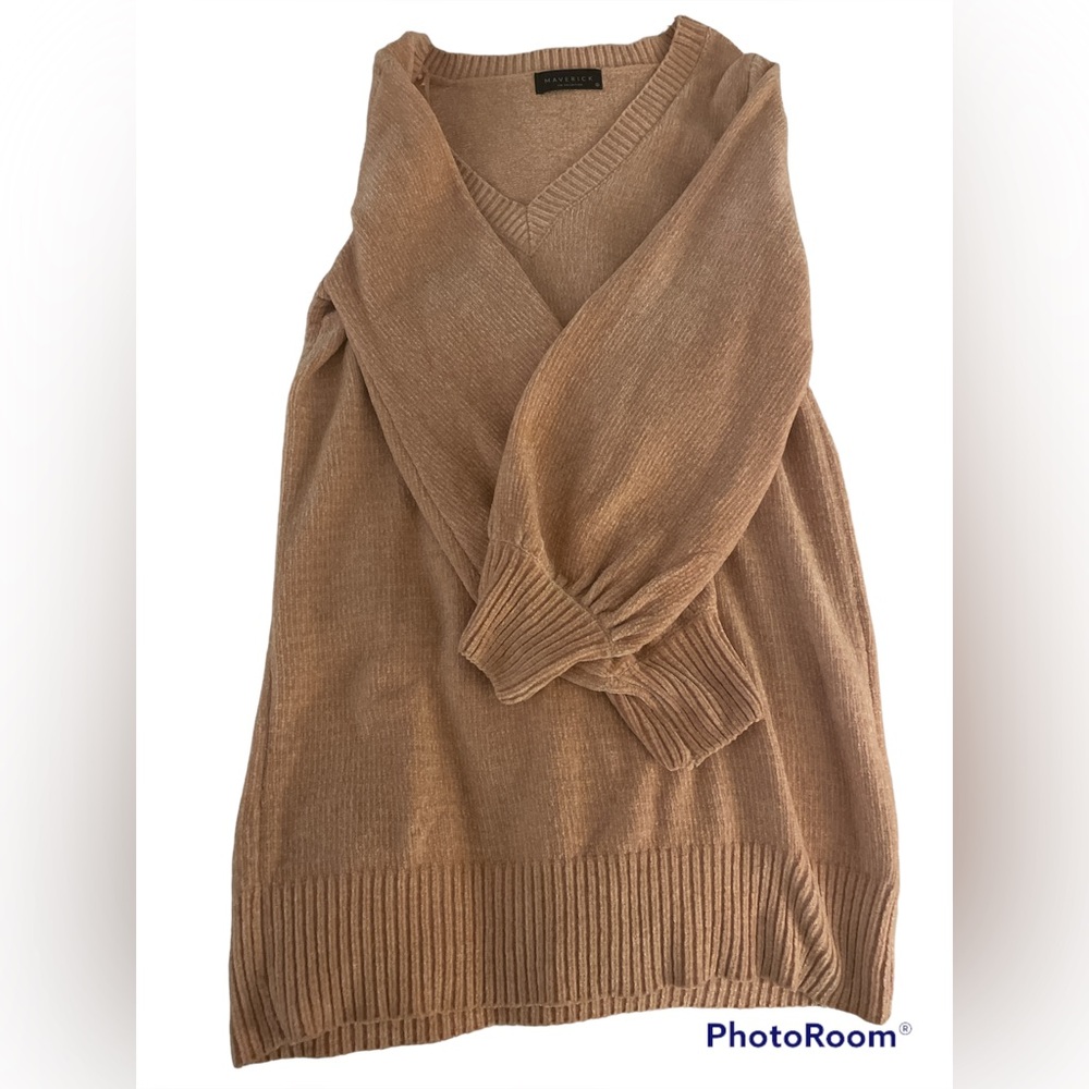 Sweater dress champagne pink by Maverick. Super cute fluffy sleeves!
